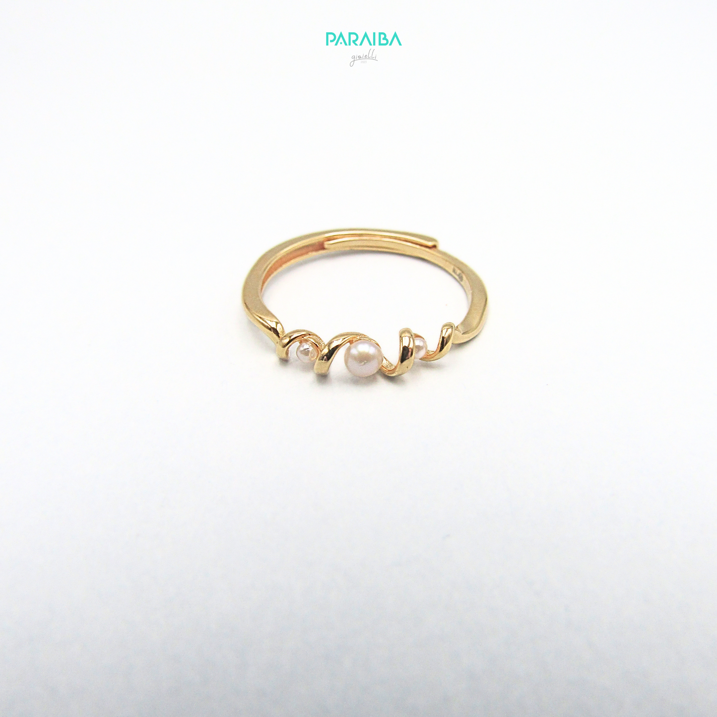 Anello con 3 perle fresh water