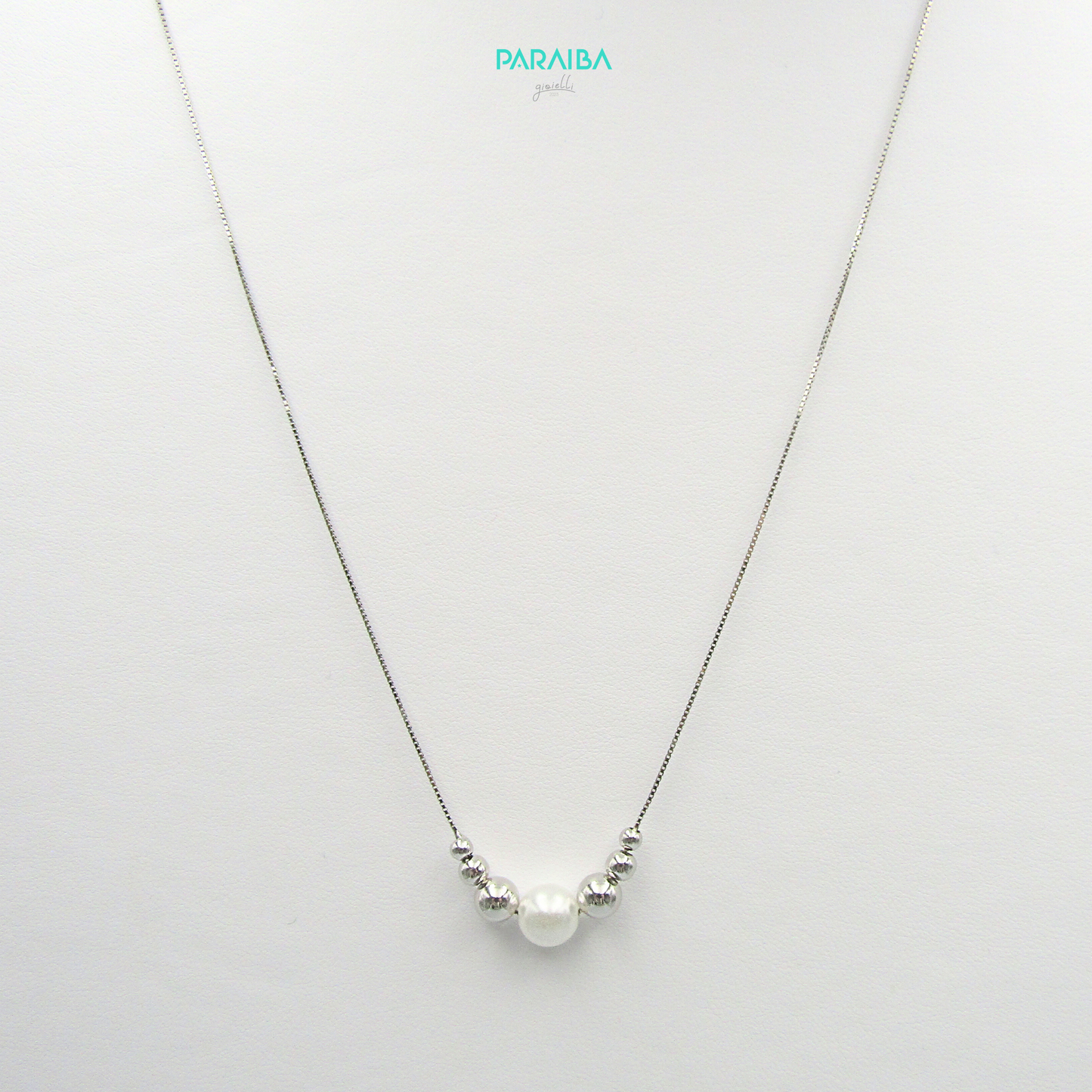 Collana veneziana con palline lisce centrali e perla