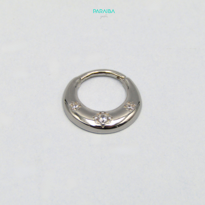 Helix earring with rounded circle and light points