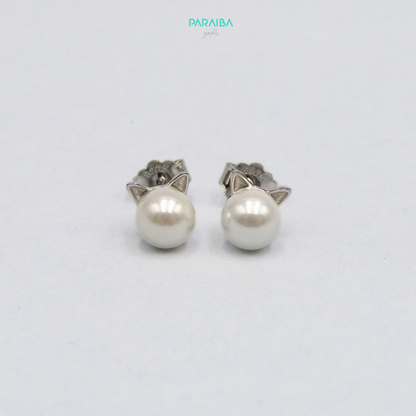 Pearl and cat ear stud earrings