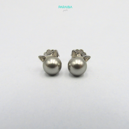 Pearl and cat ear stud earrings